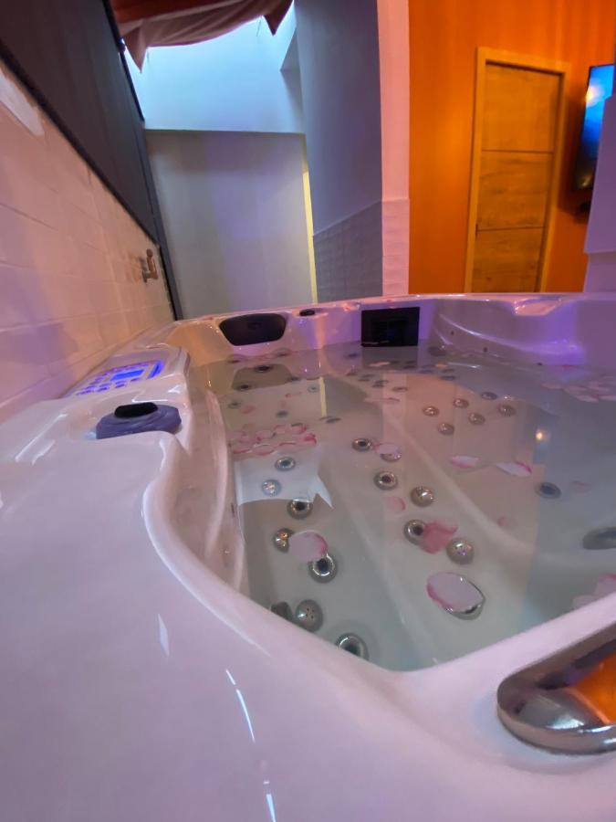 L'Enveloppe Romantique Amiens Ngoại thất bức ảnh